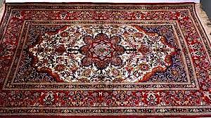 زربية بألوان داكنة