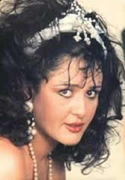 الفنانة معالي زايد الفنانة معالي زايد