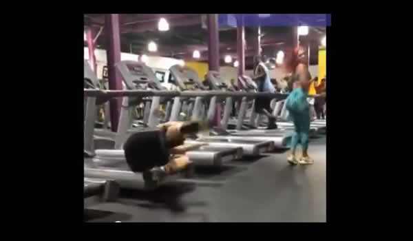 فتاة مثيرة
