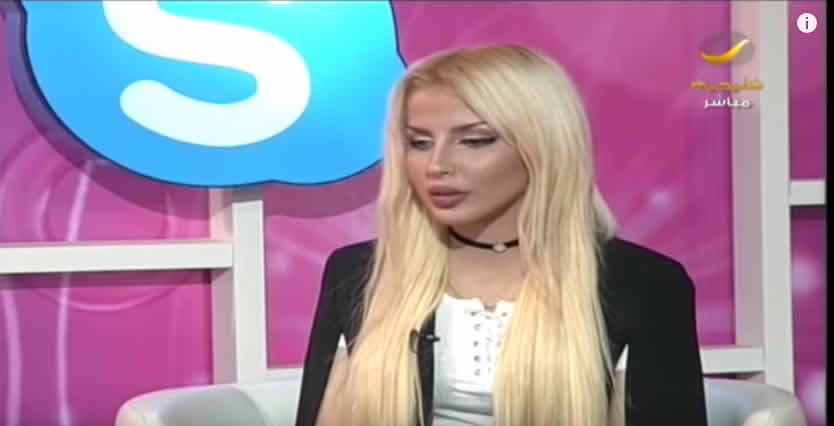 عارضة أزياء سعودية تتحدى القيود